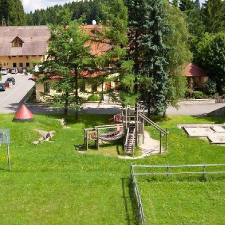 Hotel-Gasthof Zum Suessen Grund อัลบ์ชตัดท์ ภายนอก รูปภาพ
