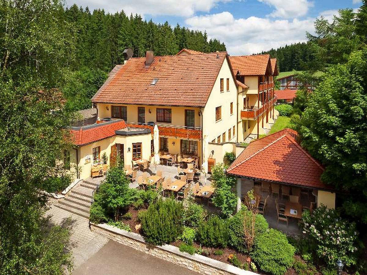 Hotel-Gasthof Zum Sussen Grund อัลบ์ชตัดท์ ภายนอก รูปภาพ